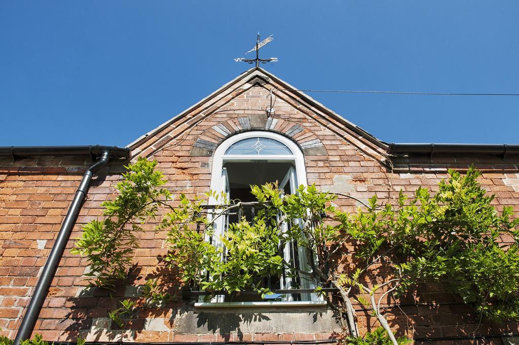 The Coach House Bed & Breakfast Derby Exterior photo